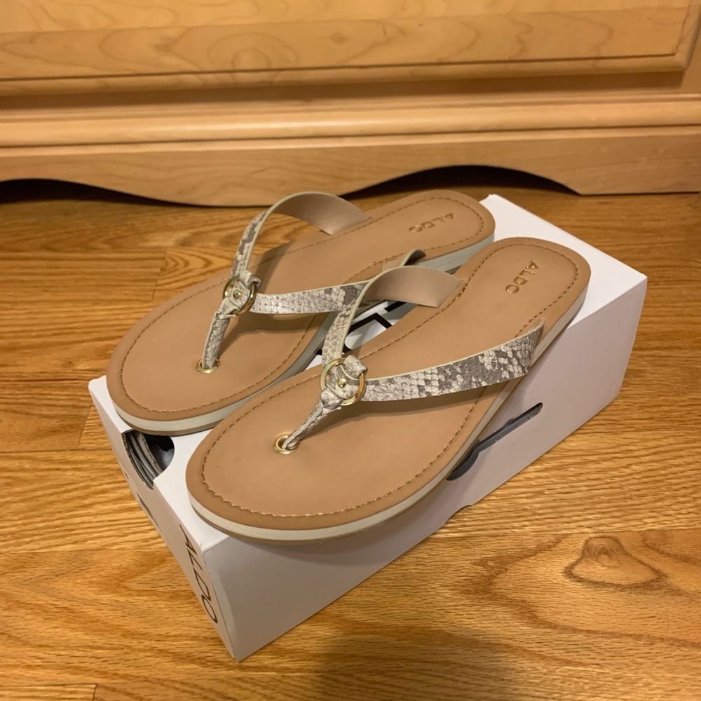 NWT Aldo Dorsten Flat Sandal Bone Women’s Size 8